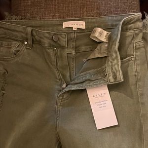 Risen light green distressed jeans size 9 new with tags never worn